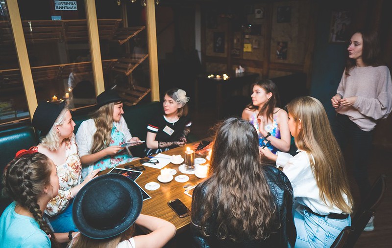 Выездные квесты на Международный женский день: интерактивное мероприятие в школе generalCities.Ханты-Мансийске.