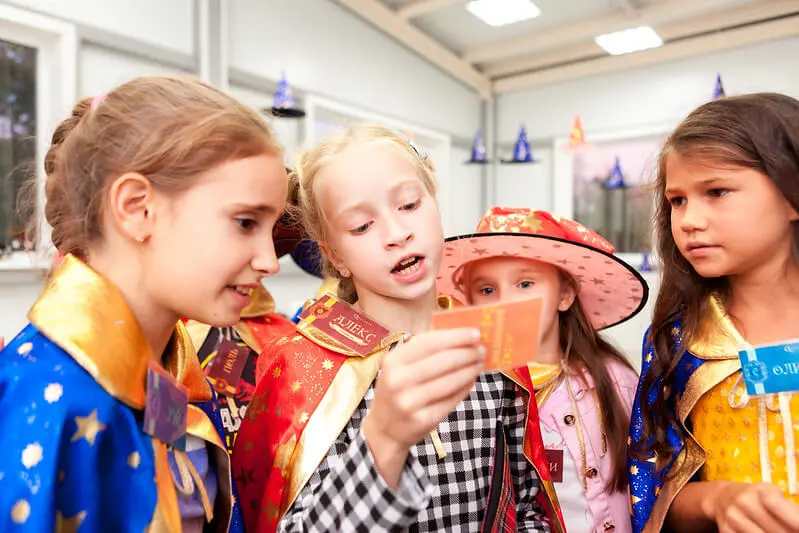 Новый год в Ханты-Мансийске глазами школьников: квесты, игры и секреты организации